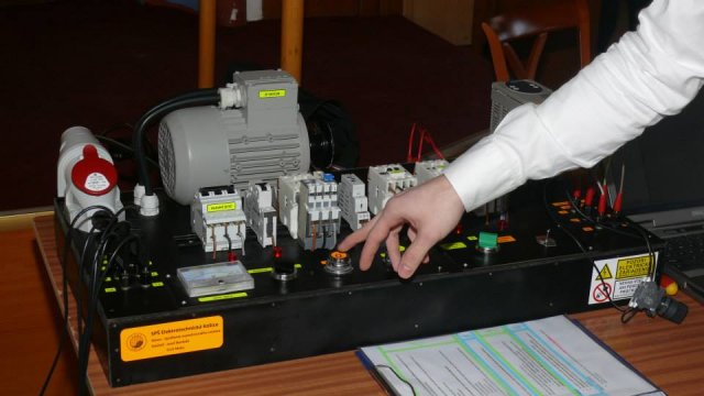 1891127_808485465832441_403356574_n