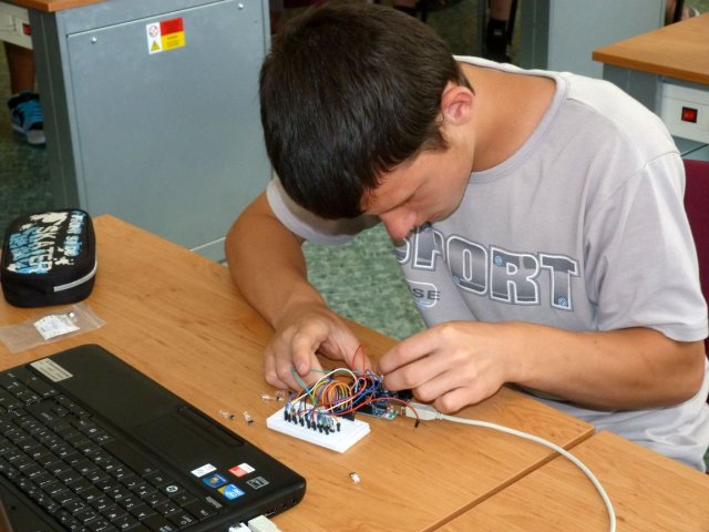 letna_skola_arduino_2011_04